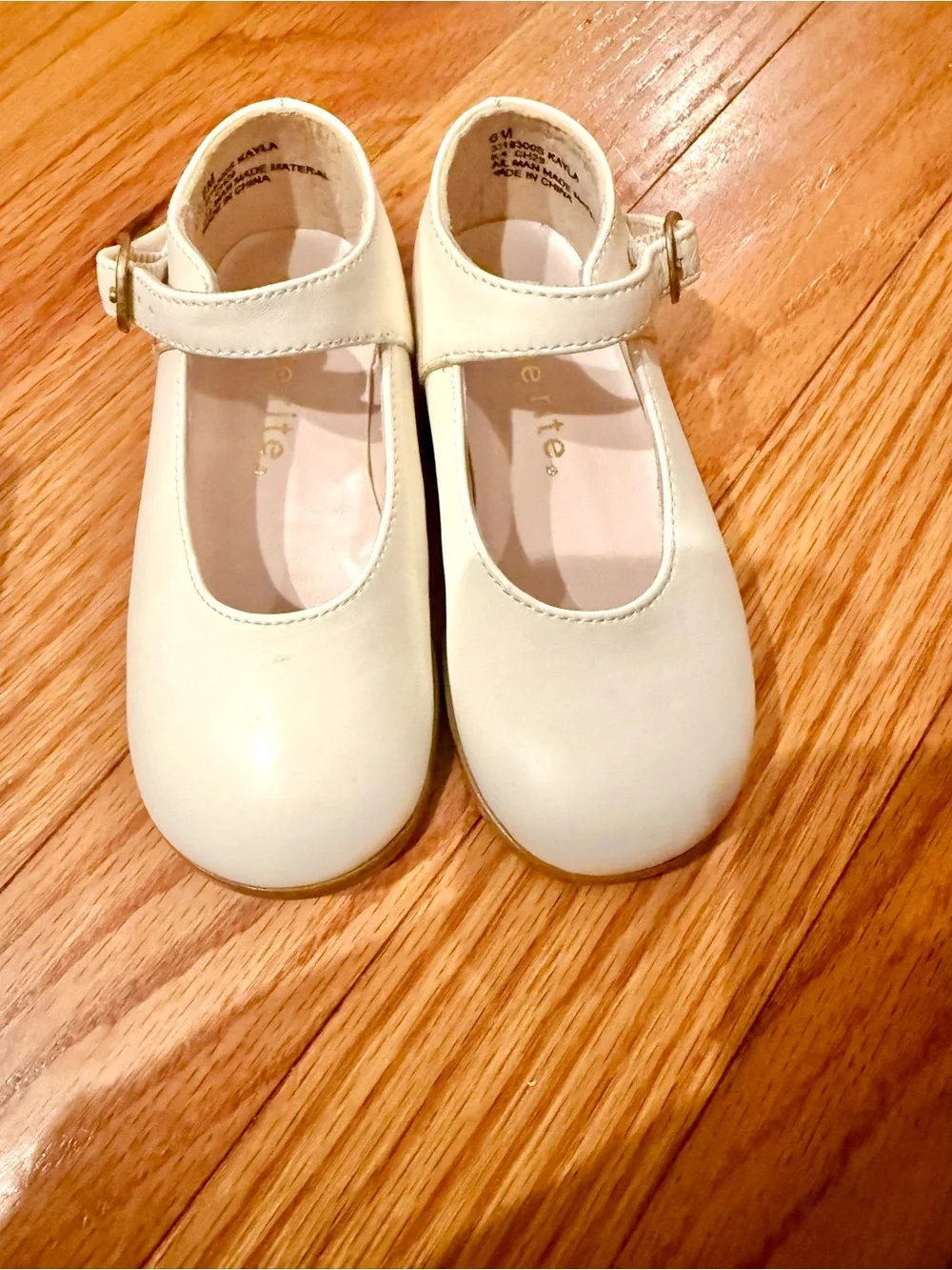 NIB Stride Rite Size 6 Off White Girls Mary Jane Dress Shoes w/Buckle 